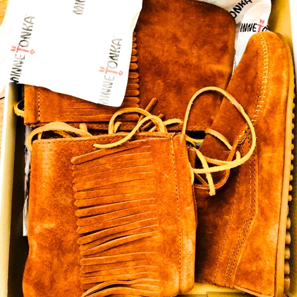 NWB Tall Minnetonka fringe moccasin boots - Picture 3 of 4